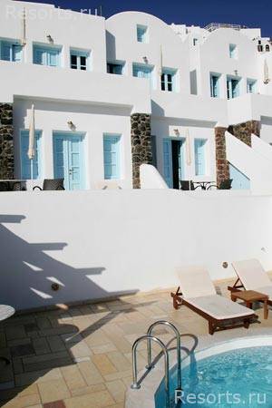 Tholos Resort 13